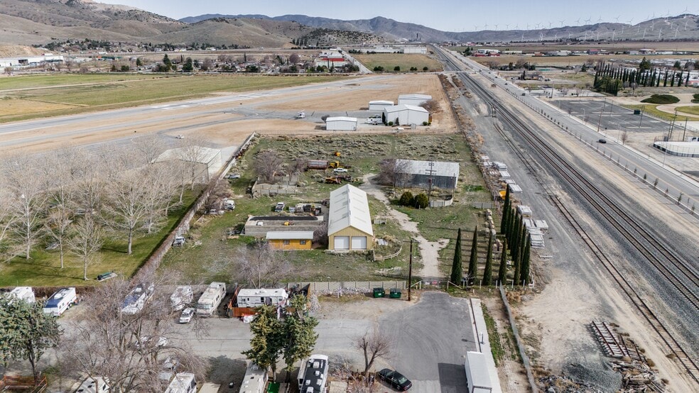 More Photos Of 609 E H St, Tehachapi Warehouse For Sale