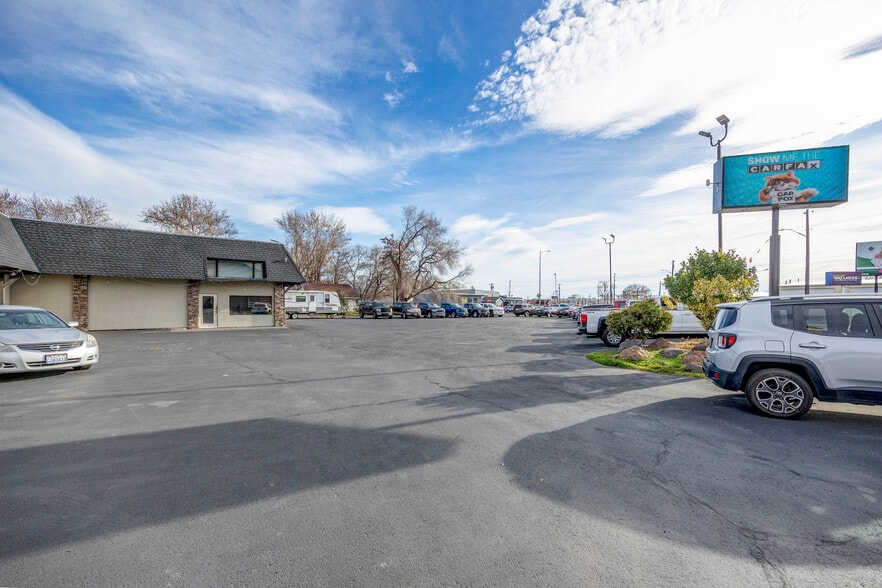 More Photos Of 518 W Columbia Dr, Kennewick Storefront Retail Office For Lease