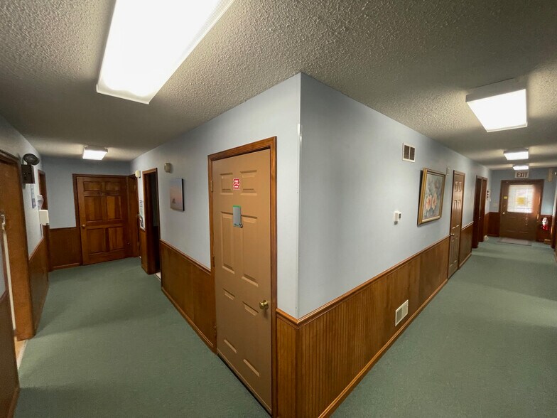 More Photos Of 100 Kings Hwy, Milford Office For Sale