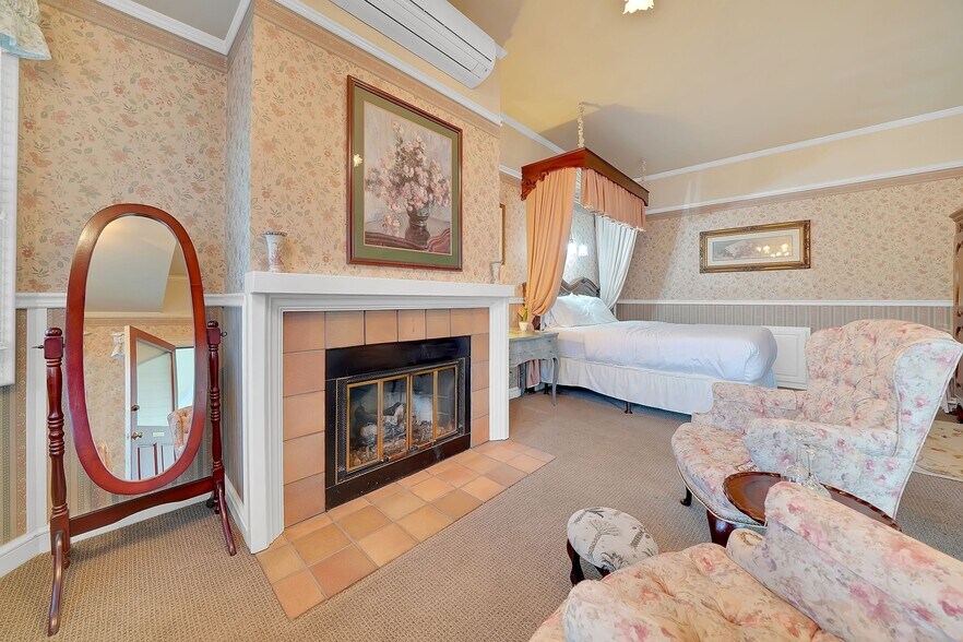 More Photos Of 77 Main St, Sutter Creek Hospitality For Sale