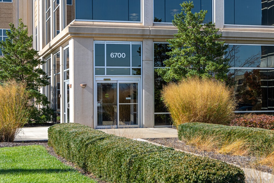 More Photos Of 6700 W 115th St, Overland Park Office For Lease
