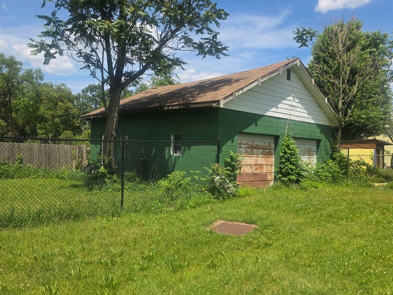 More Photos Of 3253 Minnesota St, Gary Apartments For Sale