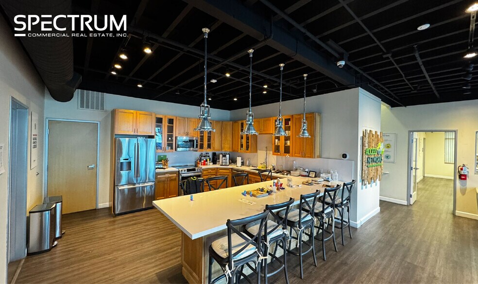 More Photos Of 28482-28486 Constellation Rd, Santa Clarita Warehouse For Sale