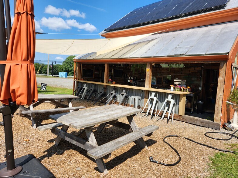 More Photos Of 268 Main St, Kingfield Restaurant For Sale