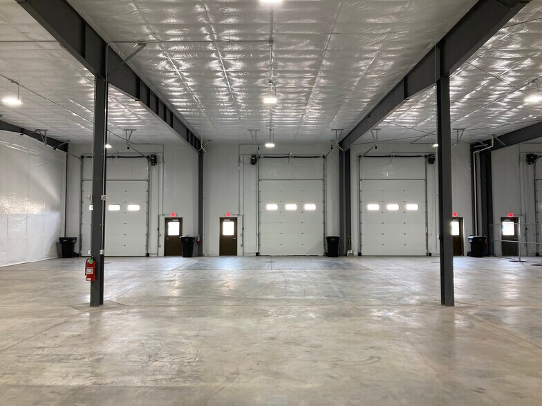 More Photos Of 810 22nd Ave E, Superior Warehouse For Lease