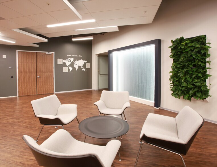 More Photos Of 400 Airborne Pky, Buffalo Office For Lease