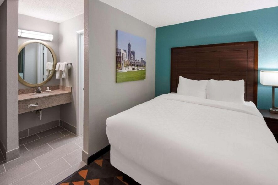 More Photos Of 8325 Bash St, Indianapolis Hotel For Sale