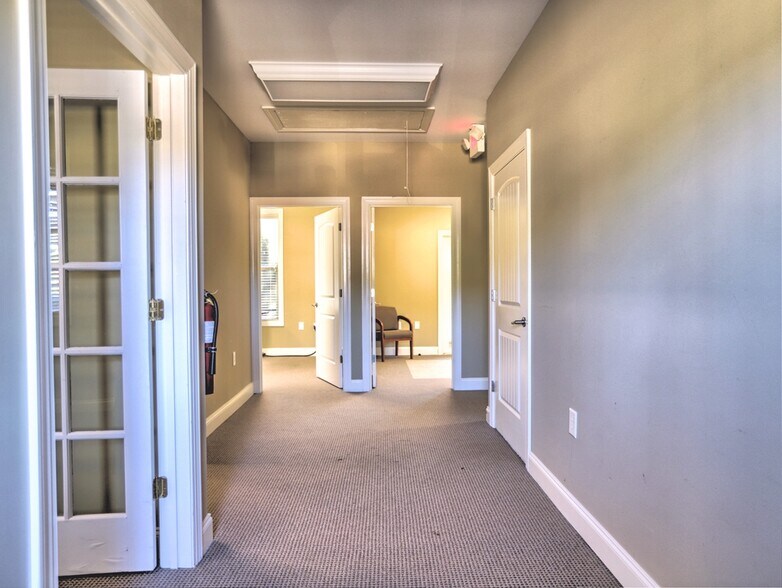 Primary Photo Of 2487 Cedarcrest Rd, Acworth Office For Lease