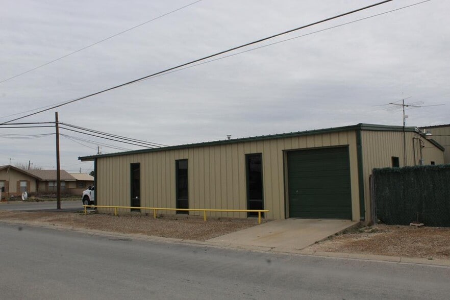 More Photos Of 407 N Nelson St, Fort Stockton Research And Development For Sale