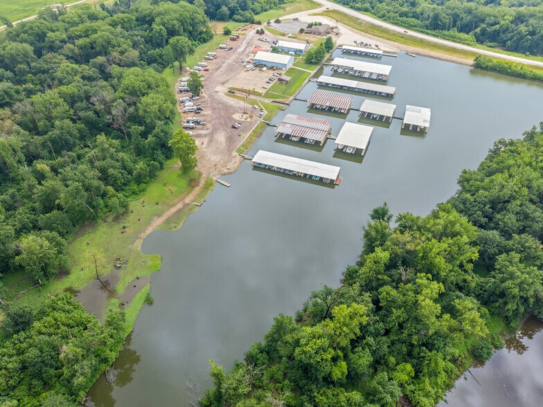 More Photos Of 13495 US Highway 54, Rockport Marina For Sale