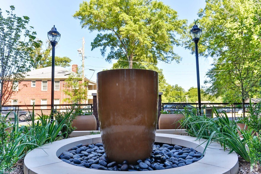 More Photos Of 1750 Camden Rd, Charlotte Apartments For Lease