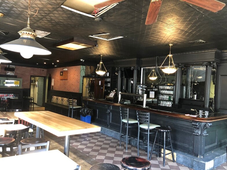 More Photos Of 228-234 Old Country Rd, Mineola Storefront Retail Office For Sale