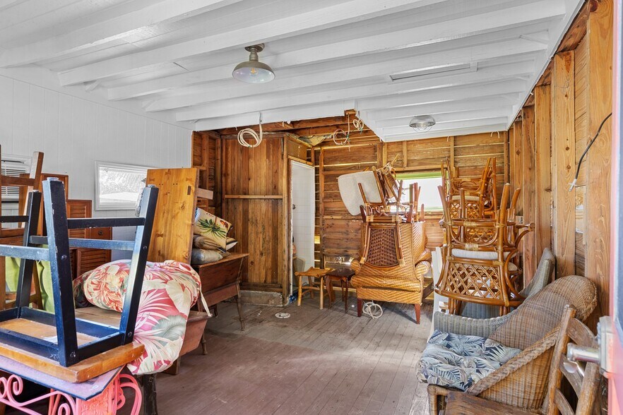 More Photos Of 12685 FL-24, Cedar Key Hotel For Sale