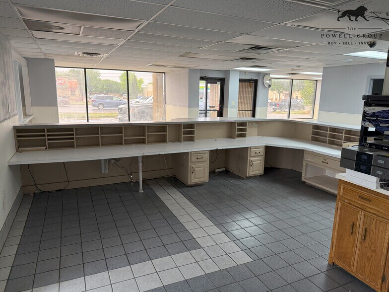 More Photos Of 7902 Slide Rd, Lubbock Veterinarian Kennel For Lease