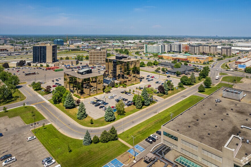 More Photos Of 1 Av Holiday, Pointe-claire Office For Lease