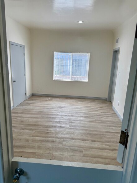 More Photos Of 8930 S Vermont Ave, Los Angeles General Retail For Sale