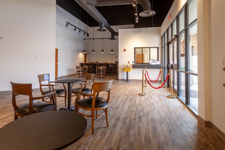 More Photos Of 101 Spring St, Excelsior Springs Theater Concert Hall For Sale