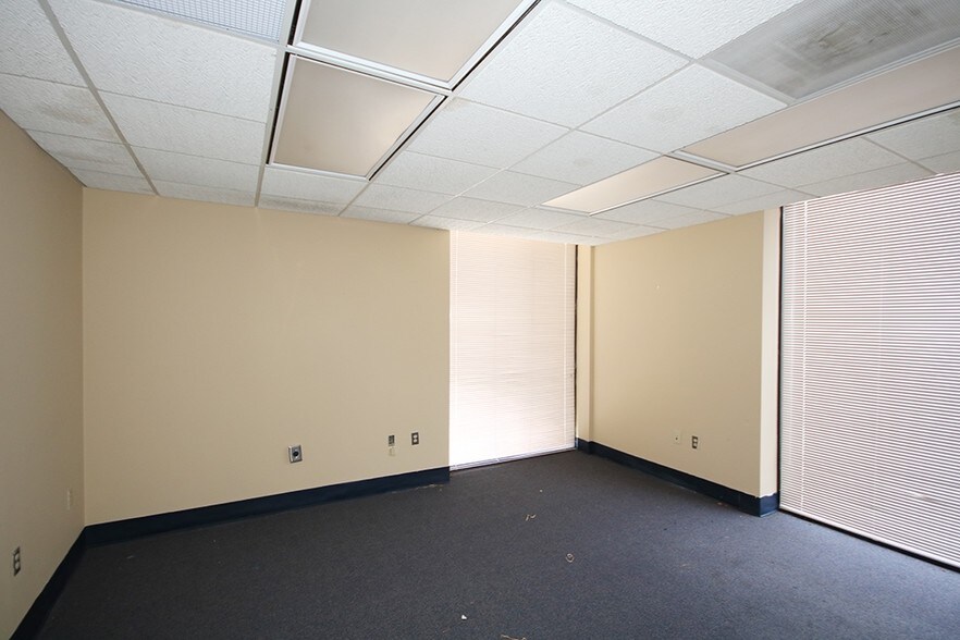 More Photos Of 1444 Watson Blvd, Warner Robins Office For Lease