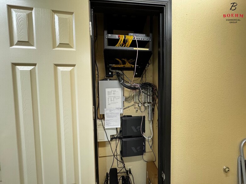 More Photos Of 113 Falls Ct, Boerne Medical For Lease