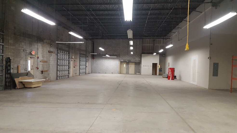 More Photos Of 1100 S Powerline Rd, Deerfield Beach Light Distribution For Sale