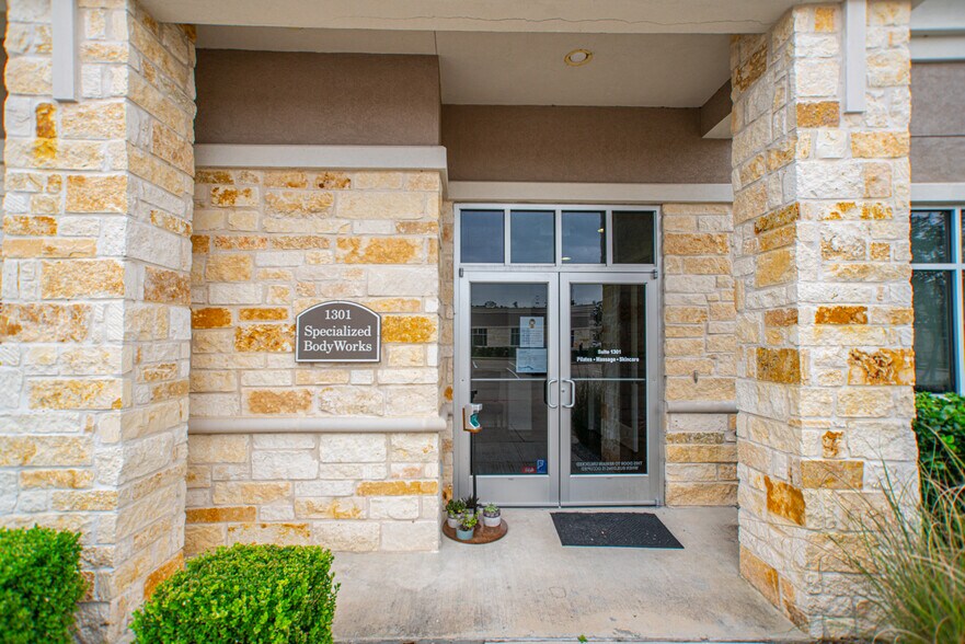More Photos Of 2219 Sawdust Rd, The Woodlands Medical For Sale