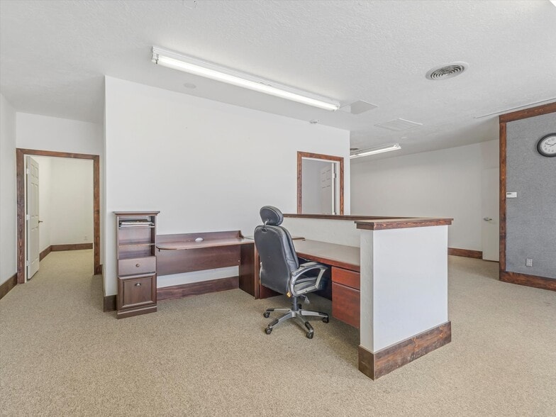 More Photos Of 1355 W 465 S, Orem Manufacturing For Sale
