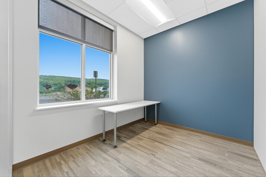 More Photos Of 423 Fortress Blvd, Morgantown Office For Sale