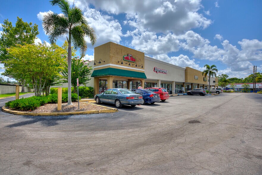 More Photos Of Semoran Blvd @ Semoran Blvd. (SR. 436) & Winter Wo, Winter Park Unknown For Lease