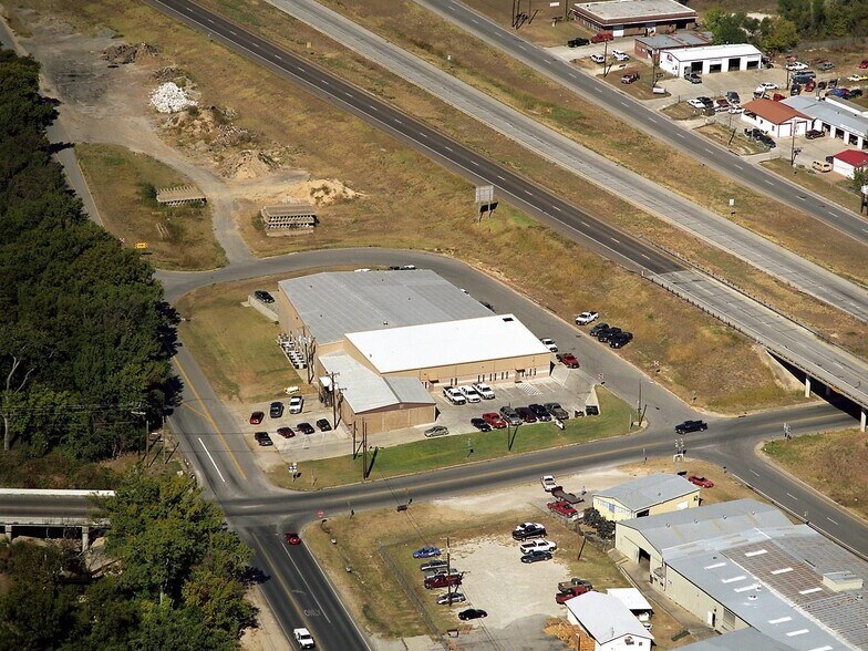 More Photos Of 700 W Main St, Azle Manufacturing For Sale