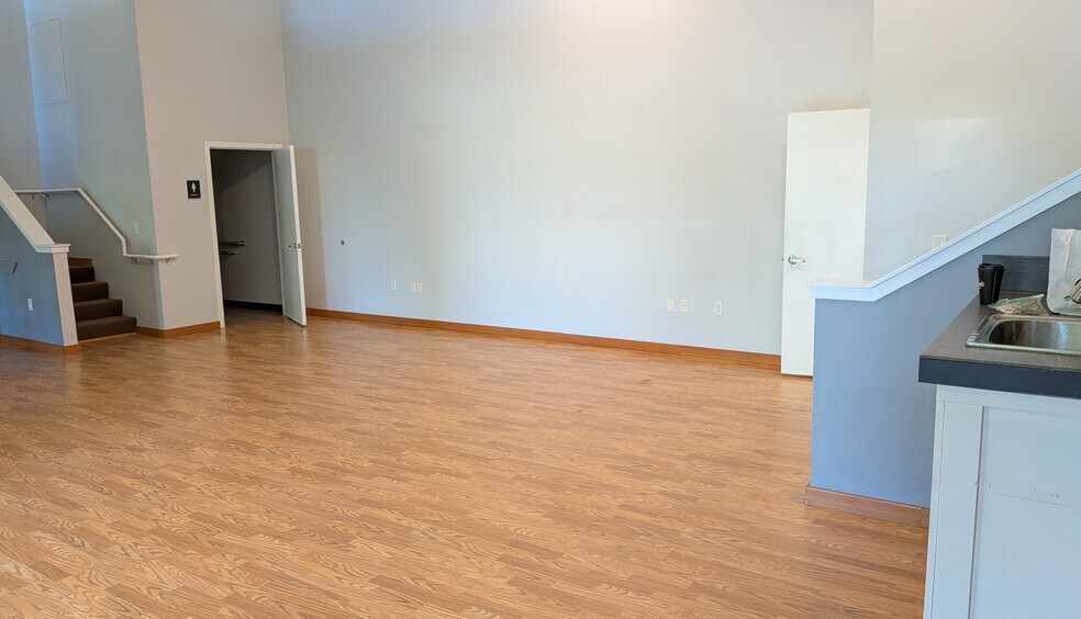More Photos Of 115-127 Kellogg Rd, Bellingham Unknown For Lease