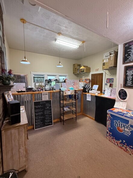 More Photos Of 159 S College St, Hamilton Office For Sale