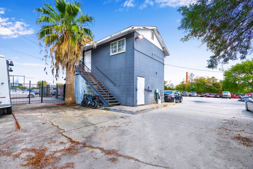 More Photos Of 551 Steves Ave, San Antonio Office Residential For Sale