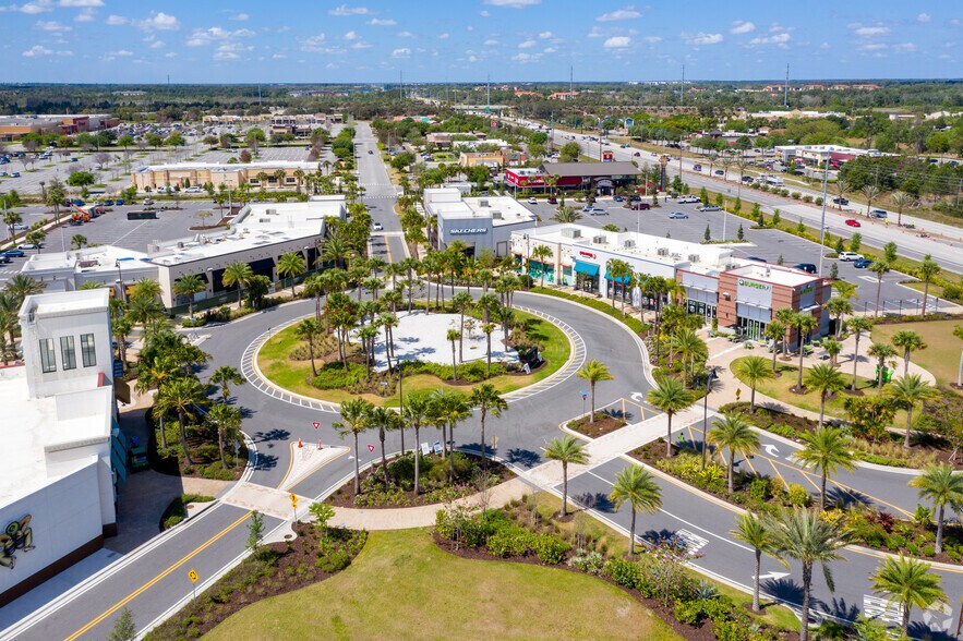 More Photos Of 8118 W Irlo Bronson Memorial Hwy, Kissimmee Unknown For Lease