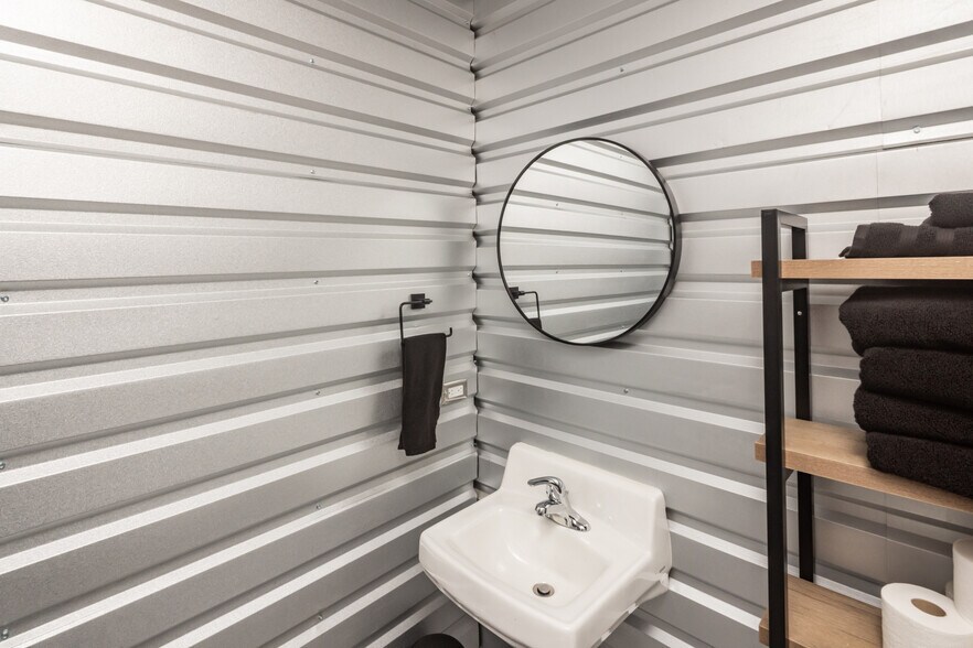 More Photos Of 3204 Sweetwater Ave, Lake Havasu City Self Storage For Sale