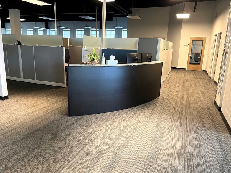 More Photos Of 8701 Maitland Summit Blvd, Orlando Health Club For Lease