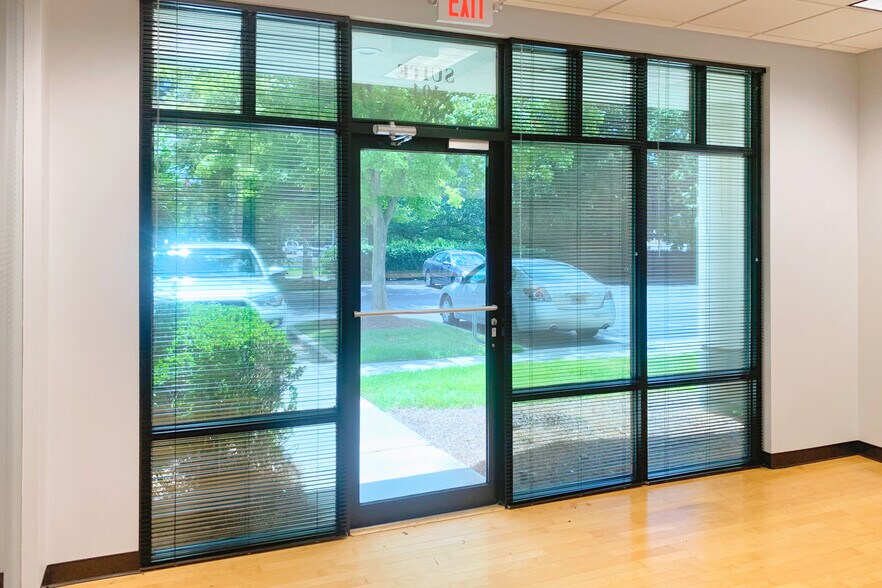 More Photos Of 1690 Roberts Blvd, Kennesaw Warehouse For Sale