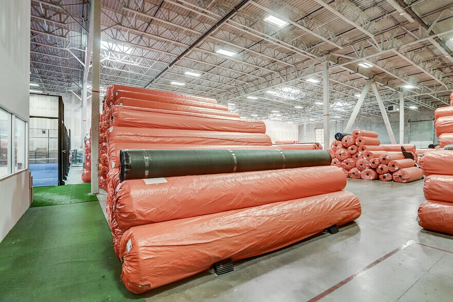 More Photos Of 10215 S Sam Houston Pky W, Houston Warehouse For Lease