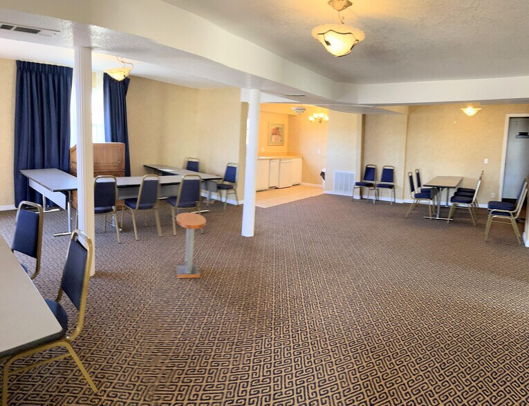 More Photos Of 706 S Kerr Blvd, Sallisaw Hotel For Sale