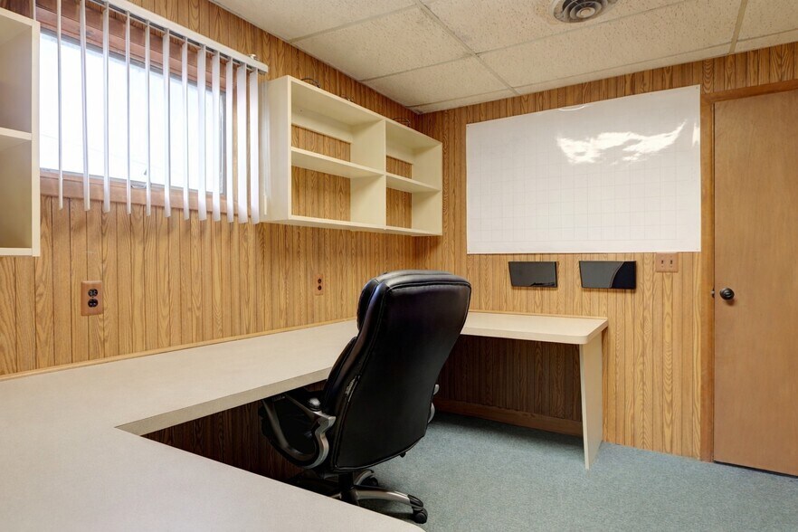 More Photos Of 369 Waterloo Geneva Rd, Waterloo Town Restaurant For Sale