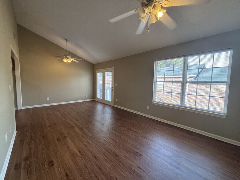 More Photos Of 2820 Plymouth Rd, Johnson City Apartments For Sale
