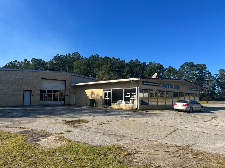 More Photos Of 757 North St, Ashburn Auto Dealership For Sale