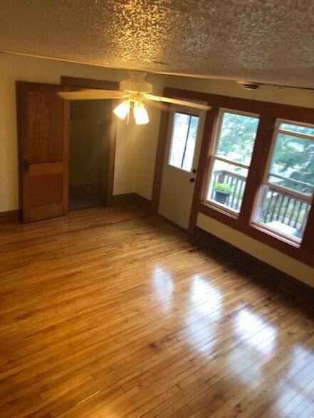 More Photos Of 6368 Elm St, North Branch Office For Sale