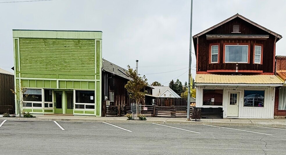 More Photos Of 142 NW Front St, Prairie City Specialty For Sale