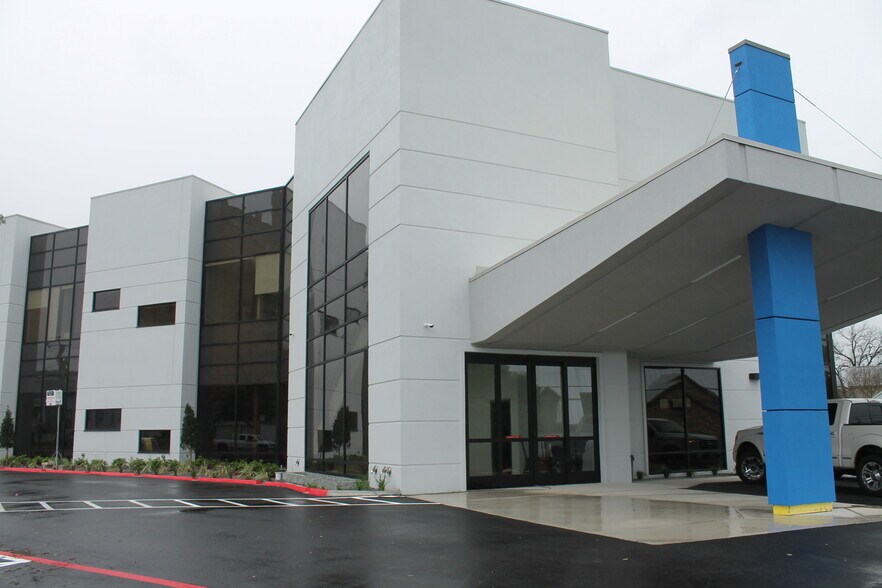 More Photos Of 222 W Cypress St, San Antonio Medical For Lease