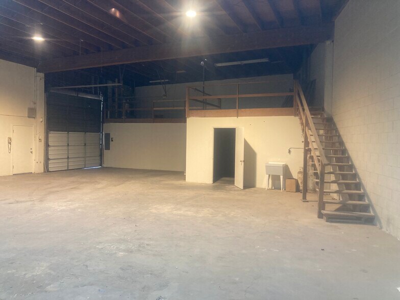 More Photos Of 22331-22345 Meekland Ave, Hayward Warehouse For Lease