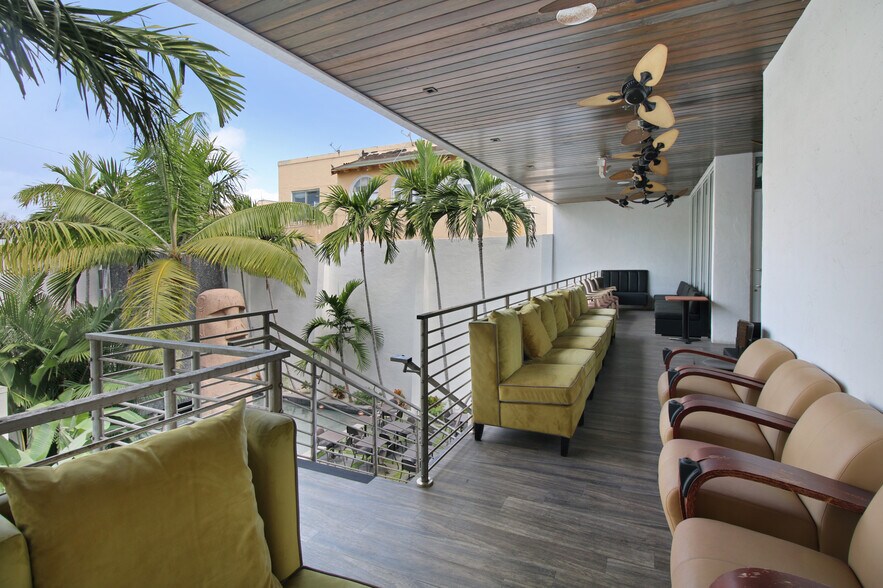 More Photos Of 1542 Washington Ave, Miami Beach Restaurant For Sale