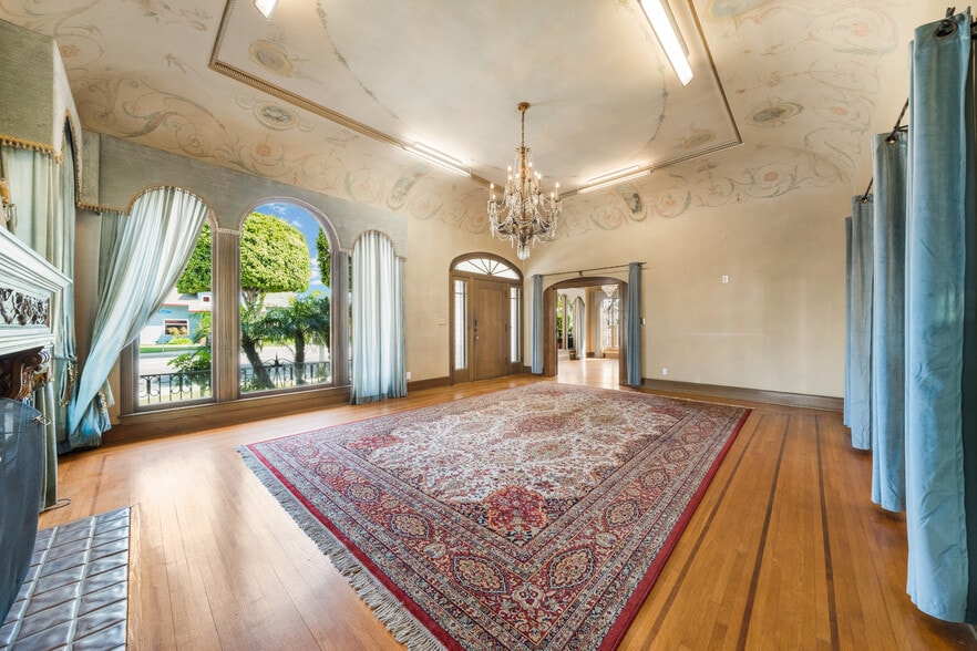 More Photos Of 702-704 E Chapman Ave, Orange Office For Lease