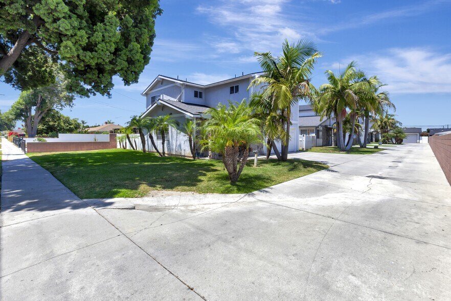Primary Photo Of 12731 Barlin Ave, Downey Apartments For Sale