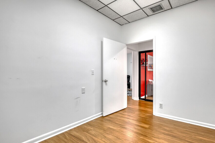 More Photos Of 5650-5656 Corporate Way, West Palm Beach Medical For Sale