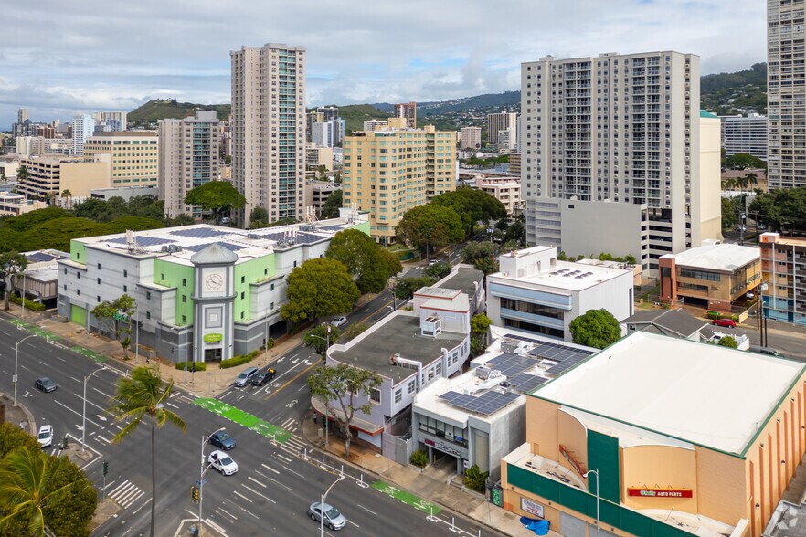 More Photos Of 1401-1415 Kalakaua Ave, Honolulu Storefront Retail Office For Lease